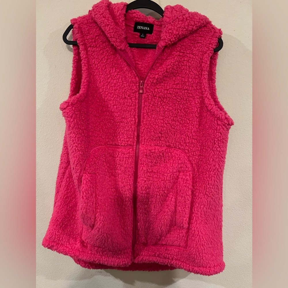 NWOT Woman’s Zenana Large Sherpa Pink Vest